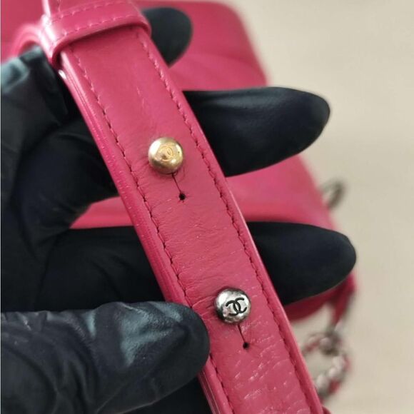 Chanel calfskin Gabrielle hobo Medium in hot pink - Picture 14 of 16